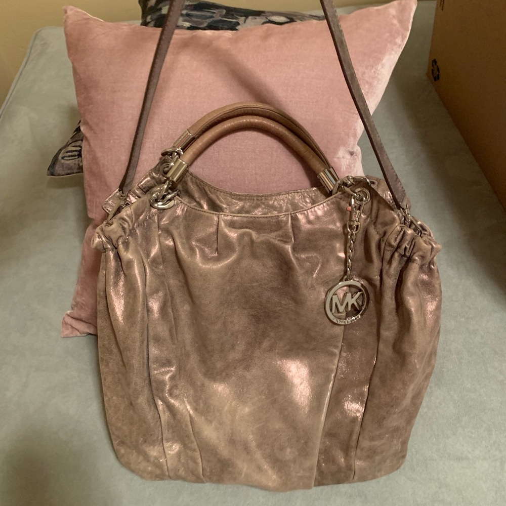 Michael Kors Erin Hobo - Picture 2 of 5